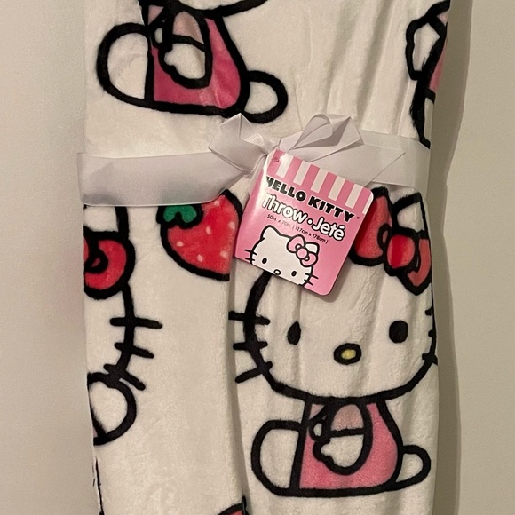 Hello Kitty Strawberry Plush Throw Blanket NWT 50 x 70 - Picture 1 of 3